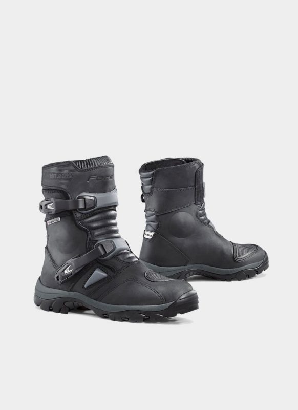 BOTAS FORMA ADVENTURE LOW BLACK – Domingo Torre y Cía. Ltda.